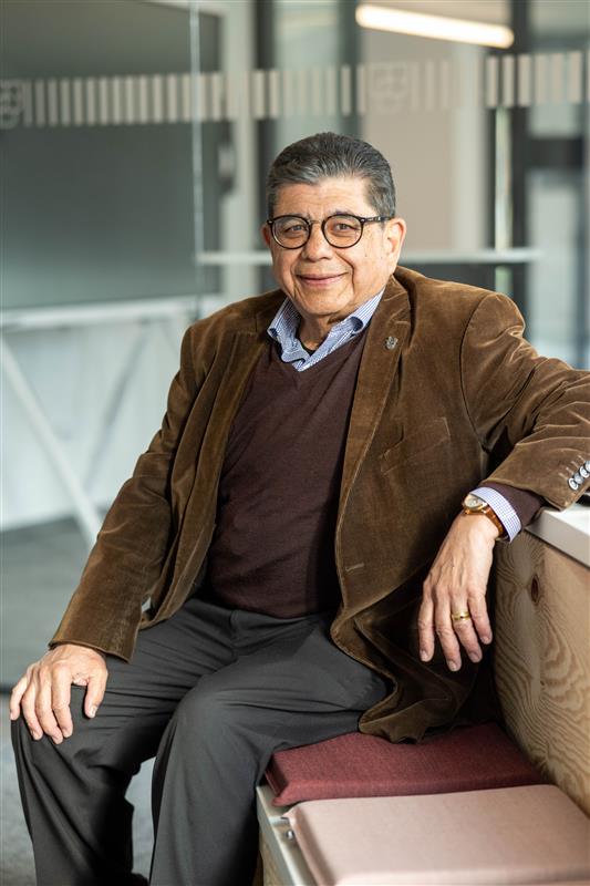 Prof. Lorenzo Valle Garcilazo